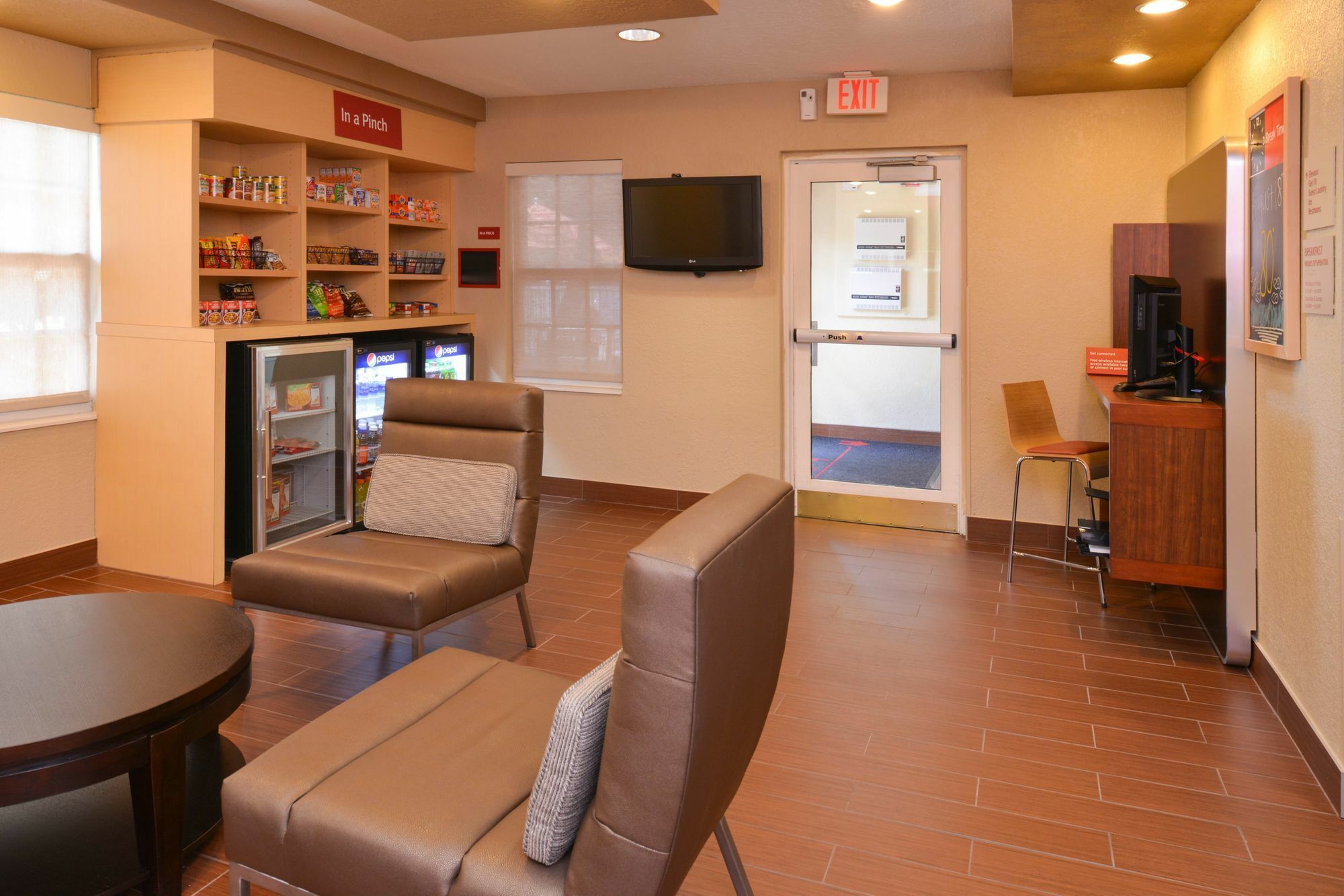 Candlewood Suites Miami Lakes By Ihg Екстериор снимка